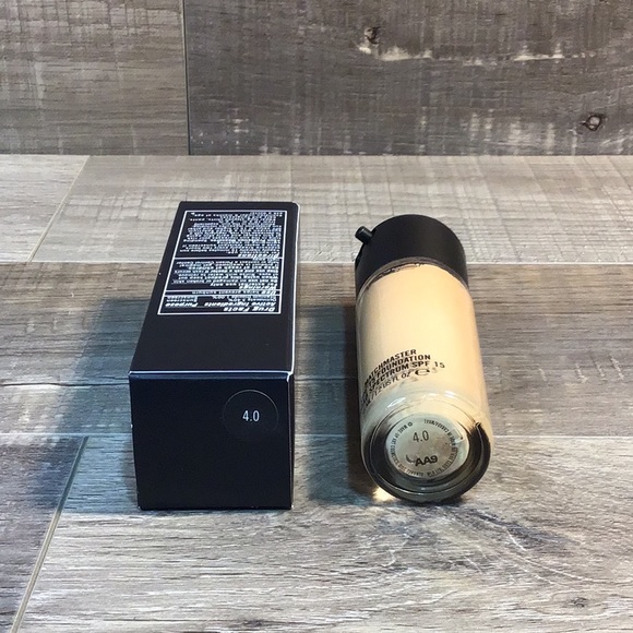 MAC - Matchmaster SPF 15 Foundation - Picture 7 of 10